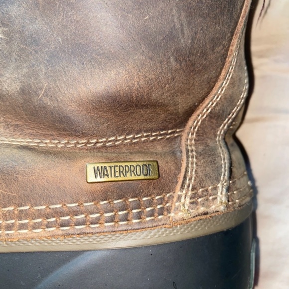 G.H. Bass & Co fleeced line leather snow boot. - Picture 13 of 14